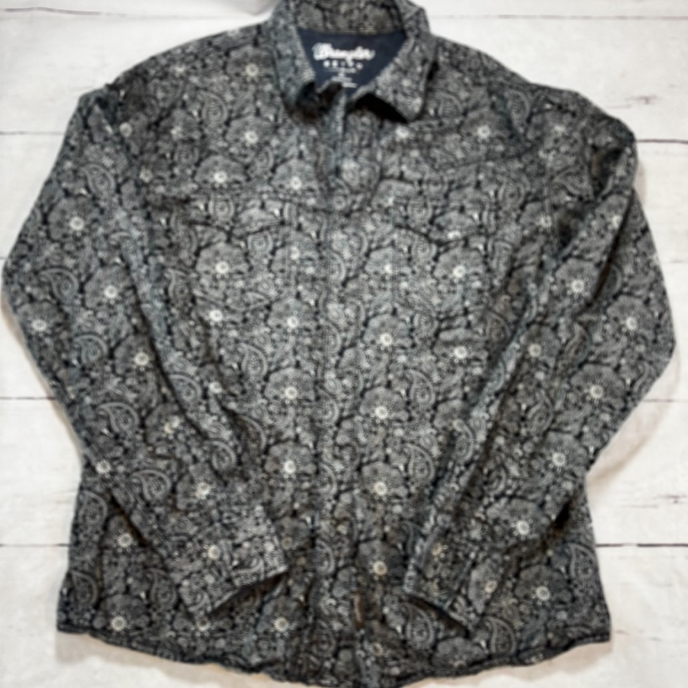 Wrangler Retro Premium Black and White Paisley Shirt - Picture 2 of 2